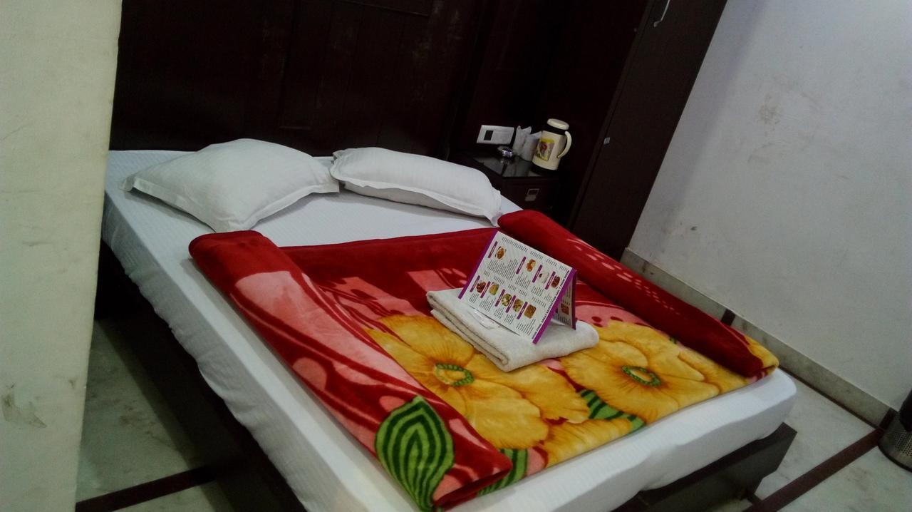 Hotel Grand Shyam- In Front Of New Delhi Railway Station-Couple Friendly Нью-Дели Экстерьер фото