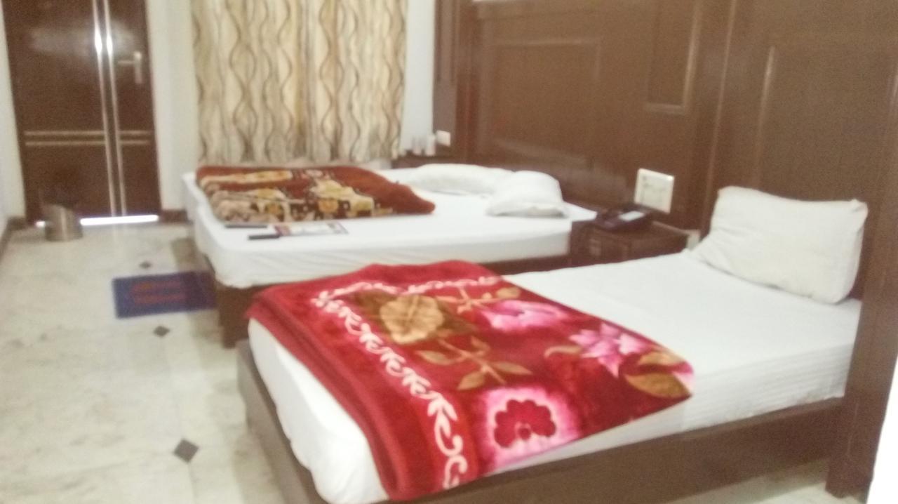 Hotel Grand Shyam- In Front Of New Delhi Railway Station-Couple Friendly Нью-Дели Экстерьер фото